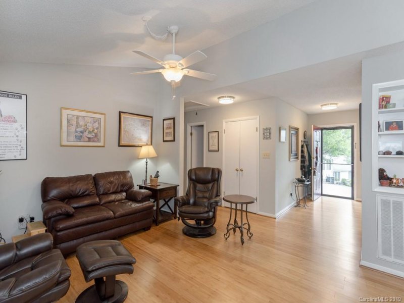 Property image 2 at 92 Hollybrook Drive, Asheville, NC 28803