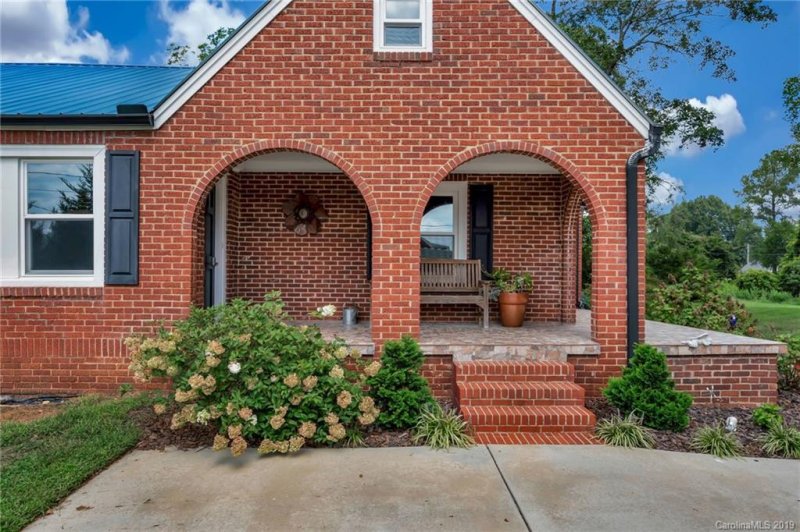 Property image 2 at 850 Crestmont Drive, Concord, NC 28025