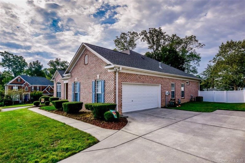 Property image 5 at 5001 Flagstone Court, Harrisburg, NC 28075