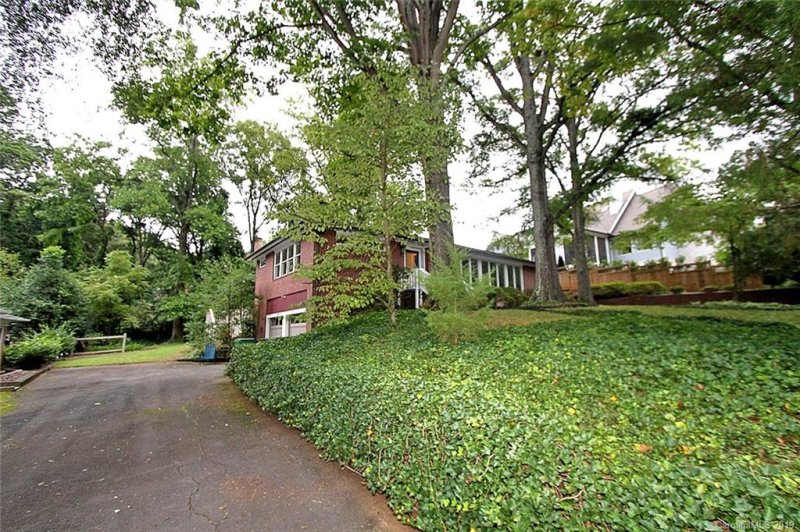 Property image 2 at 519 Meadowbrook Road, Charlotte, NC 28211