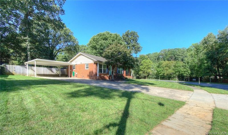 Property image 3 at 1322 Tarrington Avenue, Charlotte, NC 28205