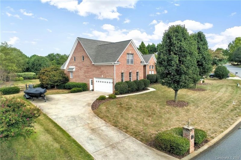 Property image 2 at 130 S Gibbs Road, Mooresville, NC 28117