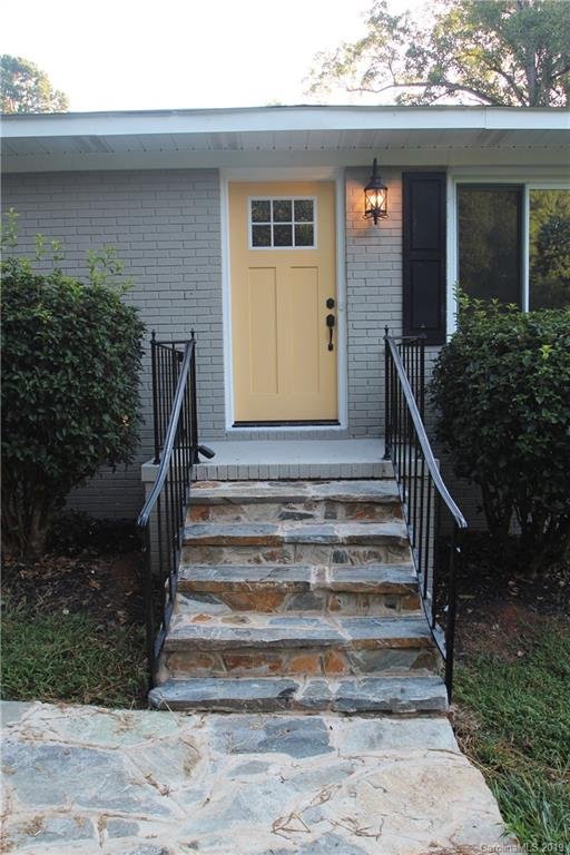 Property image 2 at 206 Point Circle, Belmont, NC 28012