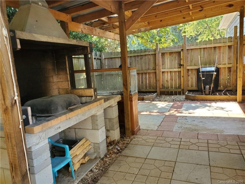 Property image 4 at 9330 Marshbrooke Road, Matthews, NC 28105