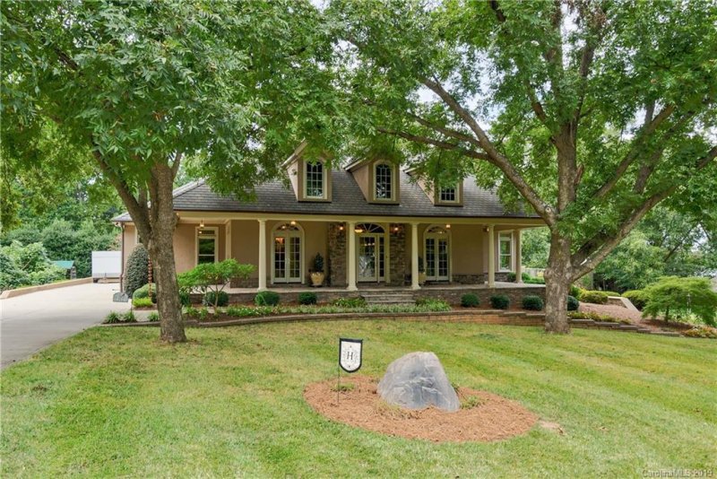 Property image 3 at 312 Lakeshore Drive, Mooresville, NC 28117