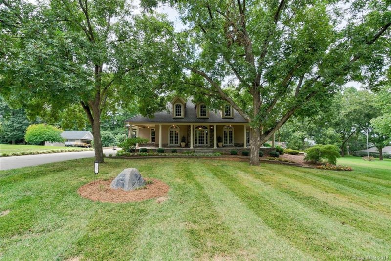 Property image 4 at 312 Lakeshore Drive, Mooresville, NC 28117