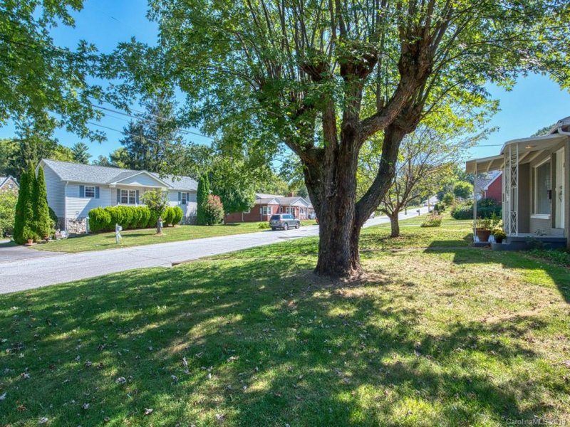 Property image 4 at 4 Johnson Drive, Canton, NC 28716