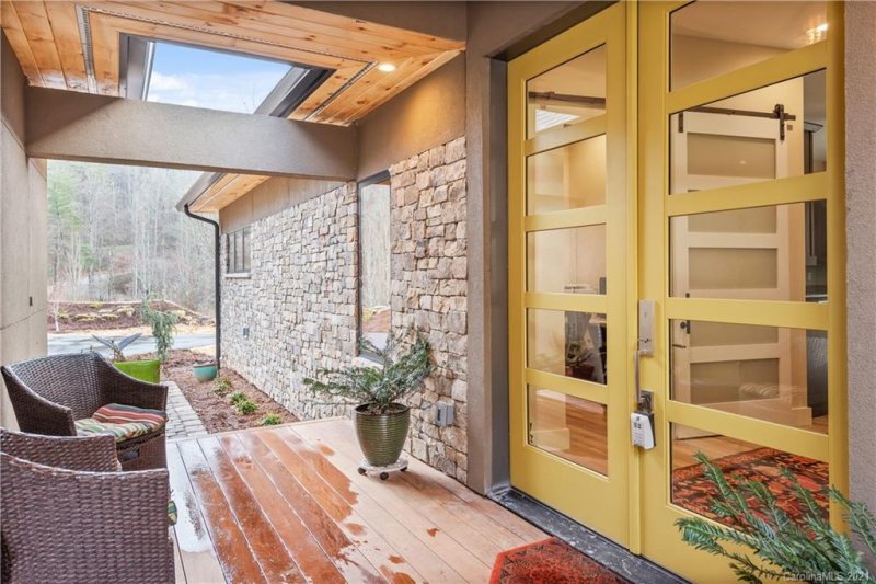 Property image 3 at 14 Starling Pass, Asheville, NC 28804