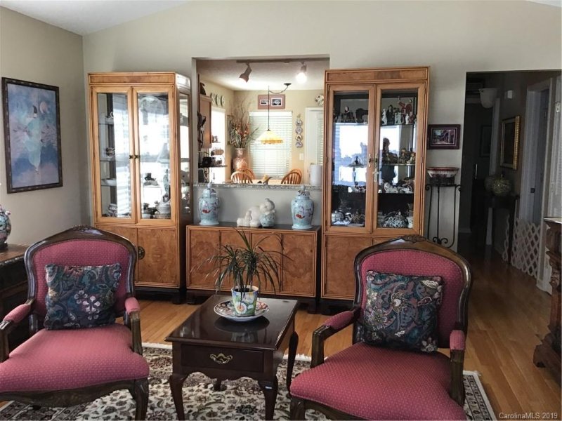 Property image 4 at 12 S Woodridge View Court, Hendersonville, NC 28791