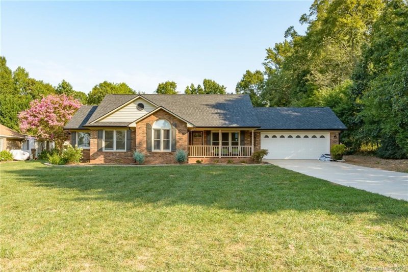 Property image 4 at 2055 Cameron Heights Circle, Denver, NC 28037