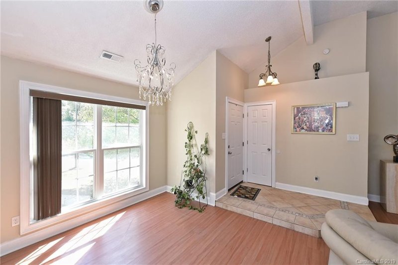 Property image 3 at 1938 Crooked Creek Drive, Charlotte, NC 28214