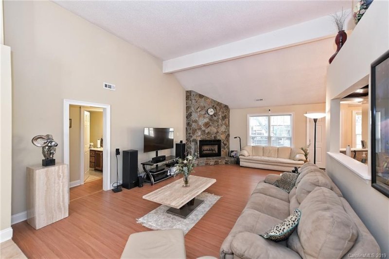 Property image 5 at 1938 Crooked Creek Drive, Charlotte, NC 28214