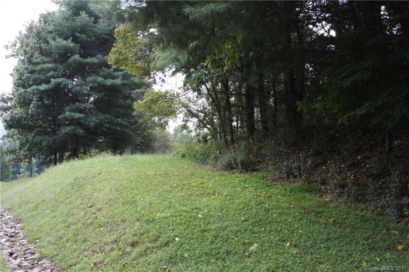 Property image 4 at 104 Oleta Mill Trail, Hendersonville, NC 28792