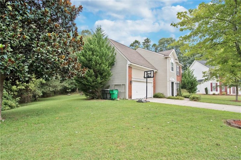 Property image 4 at 4505 Fox Thorne Drive, Charlotte, NC 28216