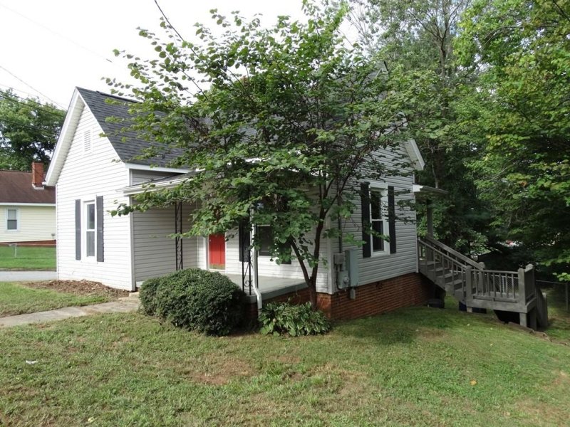 Property image 2 at 96 15th Street, Hickory, NC 28602