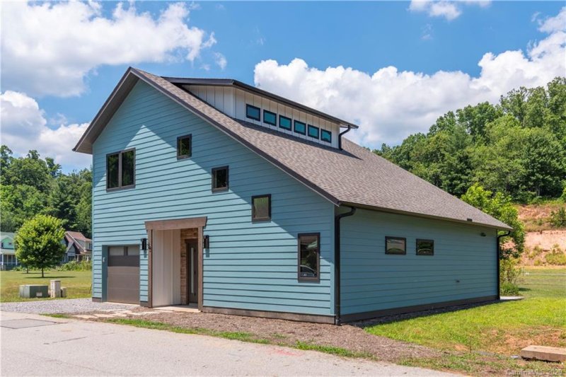 Property image 4 at 20 Destination Drive, Asheville, NC 28806