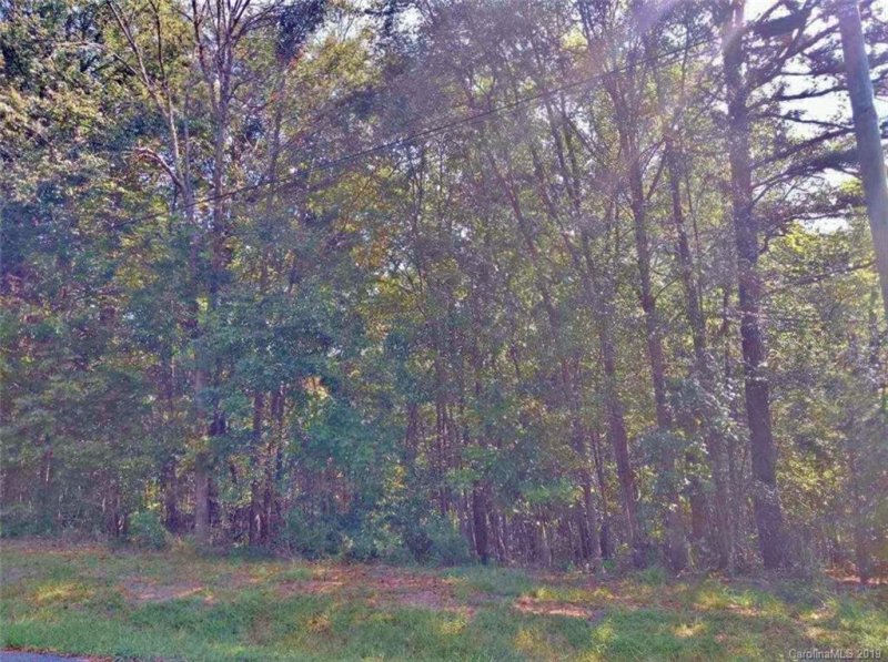 685 Knollcrest Drive