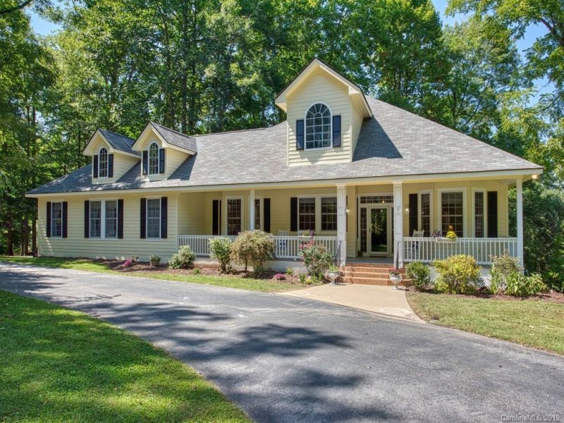 Property image 3 at 5 Chloe Lane, Waynesville, NC 28786