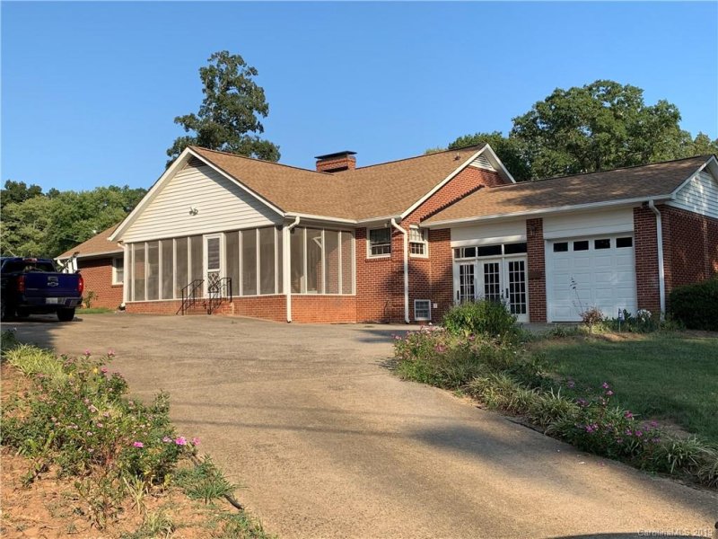 Property image 3 at 505 Dutchman Avenue, Mount Holly, NC 28120