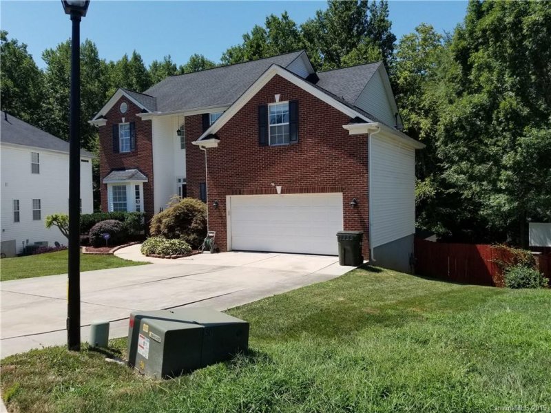 Property image 3 at 2402 Creek Court, Matthews, NC 28105