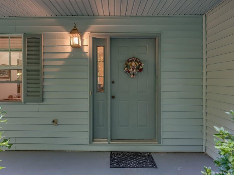 Property image 2 at 104 Saddlebred Court, Hendersonville, NC 28739