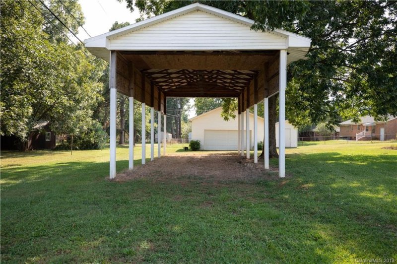 Property image 3 at 318 Lincoln Road, York, SC 29745
