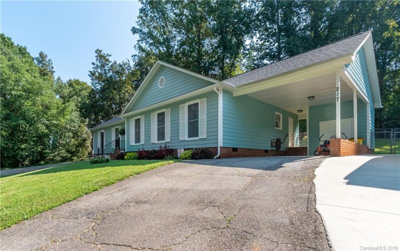 Property image 4 at 217 Castle Creek Road, Statesville, NC 28625