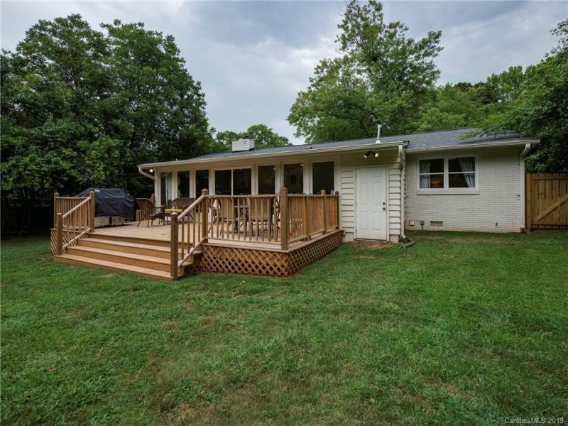 Property image 4 at 1029 Broadmoor Drive, Charlotte, NC 28209