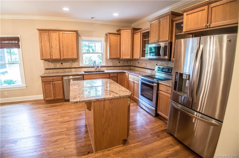 Property image 3 at 906 Hatchery Lane, Statesville, NC 28677