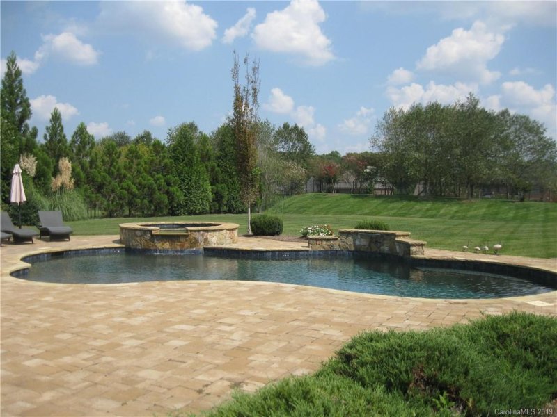 Property image 2 at 6002 Caliterra Drive, Matthews, NC 28104