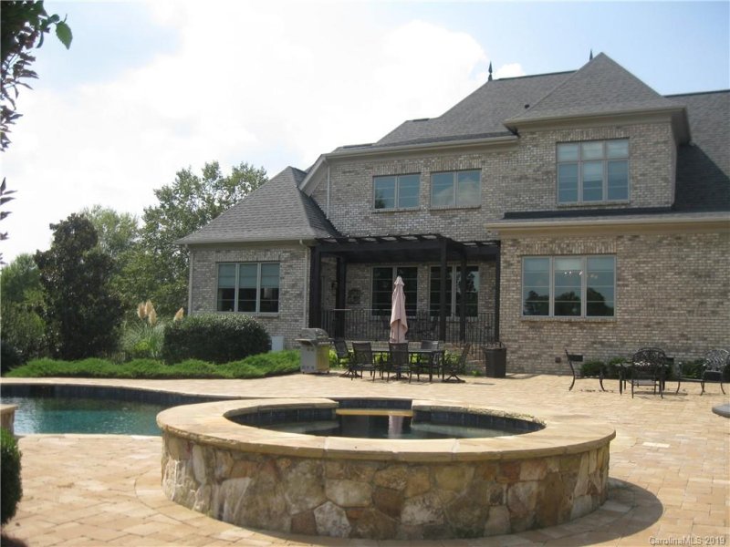 Property image 4 at 6002 Caliterra Drive, Matthews, NC 28104