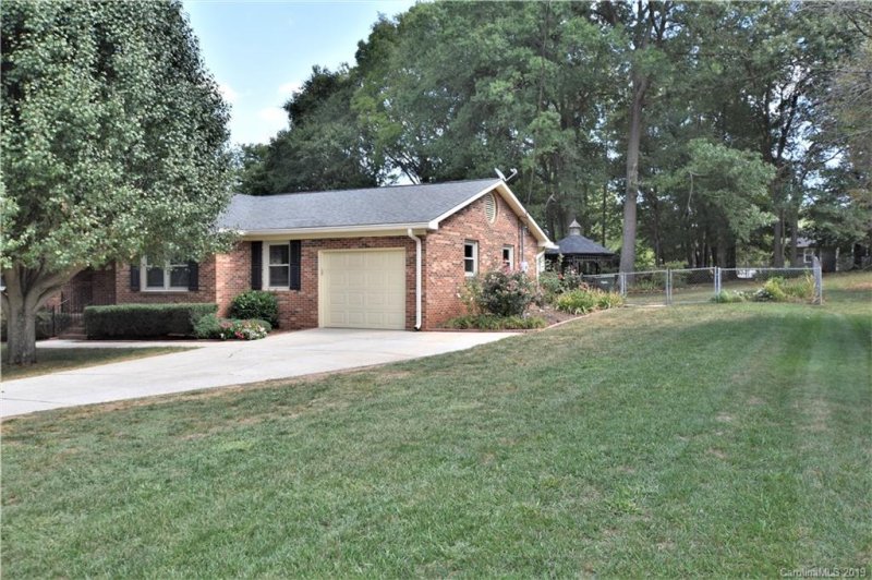 Property image 2 at 6604 Weldon Circle, Concord, NC 28027