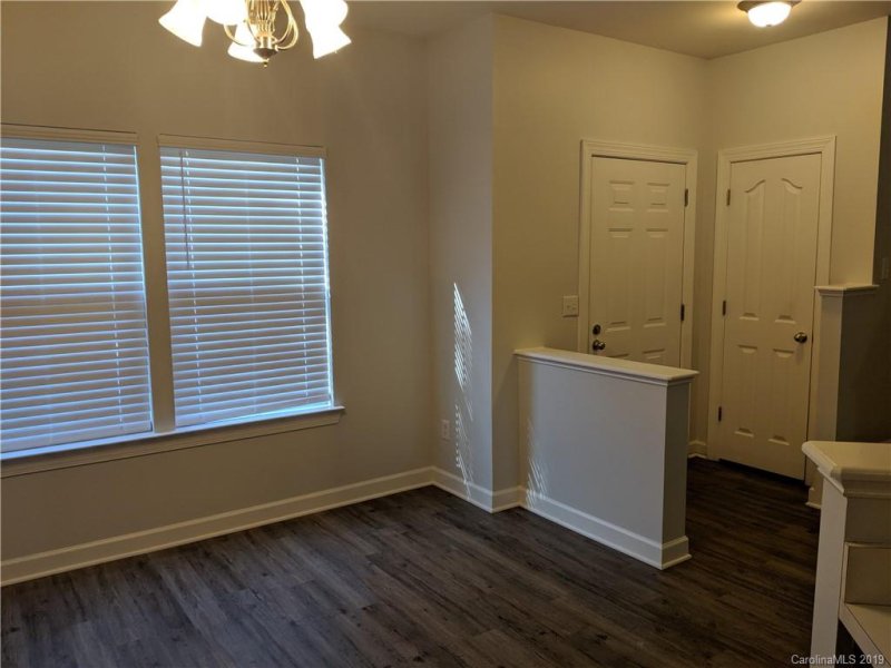 Property image 4 at 526 E Iredell Avenue, Mooresville, NC 28115