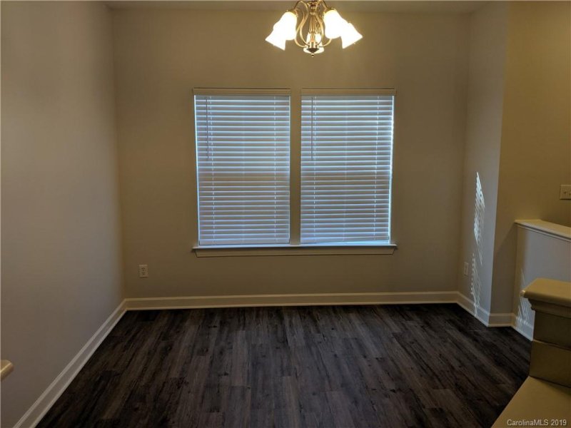 Property image 5 at 526 E Iredell Avenue, Mooresville, NC 28115