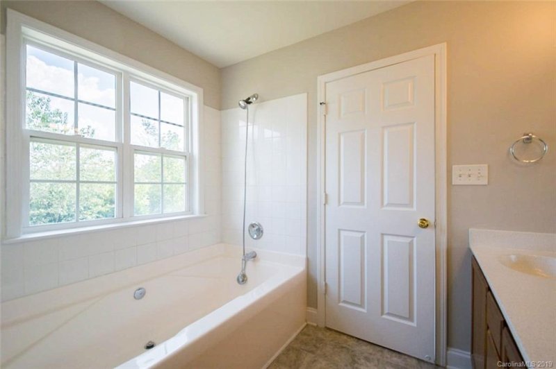 Property image 3 at 406 Mooseberry Lane, Gastonia, NC 28052
