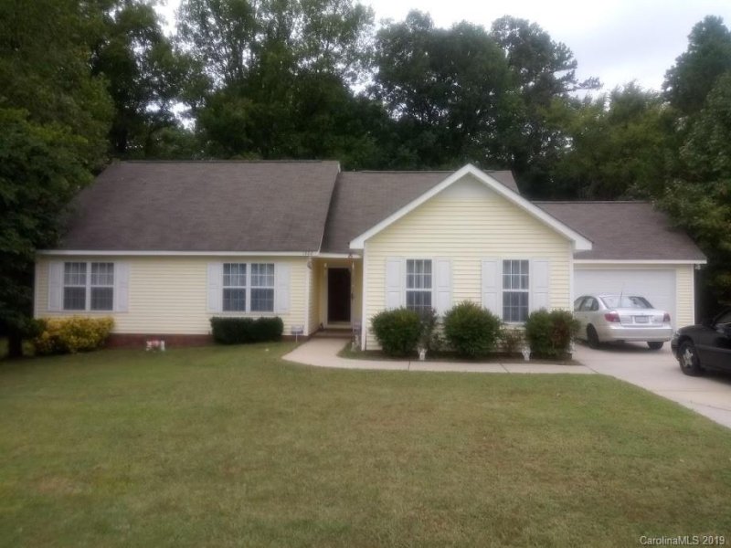 Property image 2 at 1922 Sloan Drive, Charlotte, NC 28208