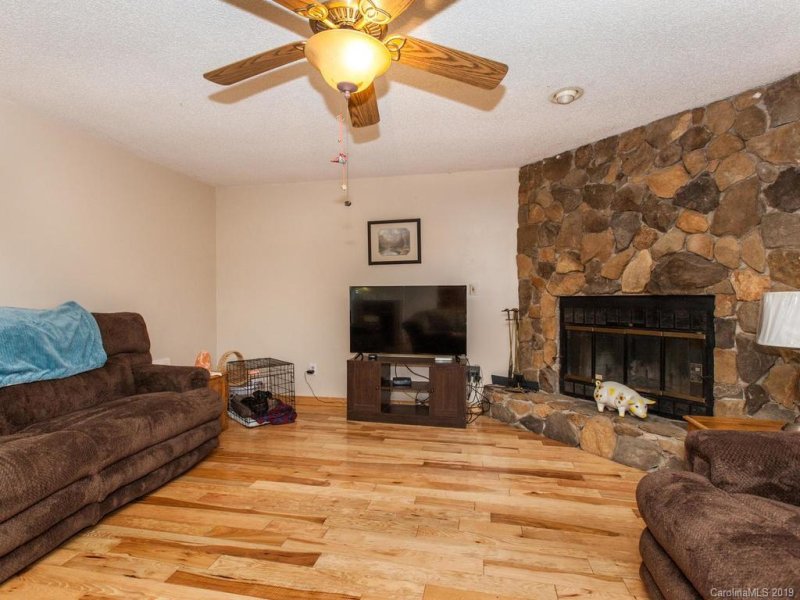 Property image 4 at 1 Countryside Estate, Barnardsville, NC 28709