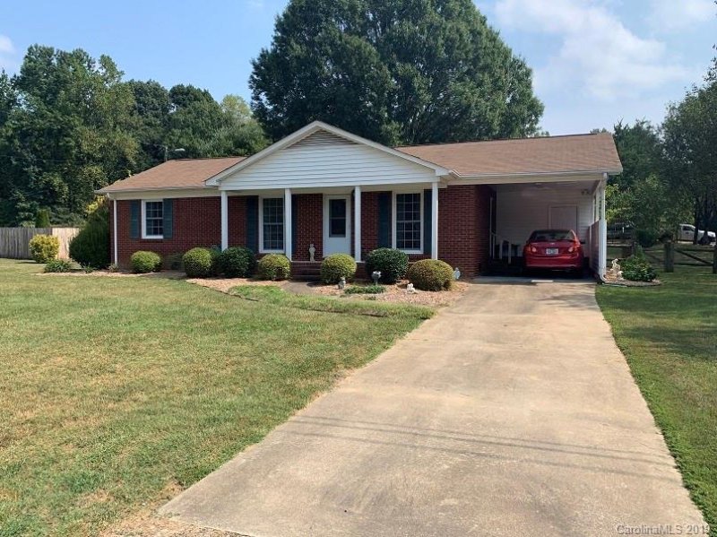 Property image 2 at 128 Barclay Lane, Mooresville, NC 28115