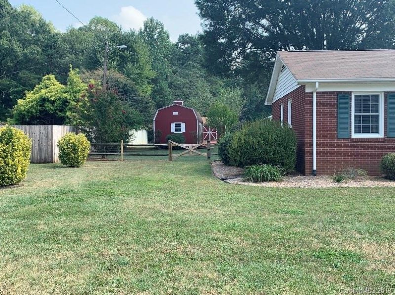 Property image 4 at 128 Barclay Lane, Mooresville, NC 28115