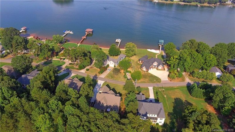 Property image 2 at 202 Wilson Lake Road, Mooresville, NC 28117