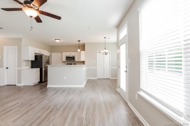 Property image 3 at 4534 Fox Thorne Drive, Charlotte, NC 28216