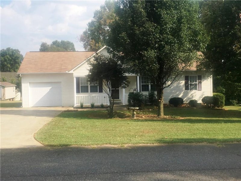 Property image 2 at 1977 Redberry Lane, Conover, NC 28613