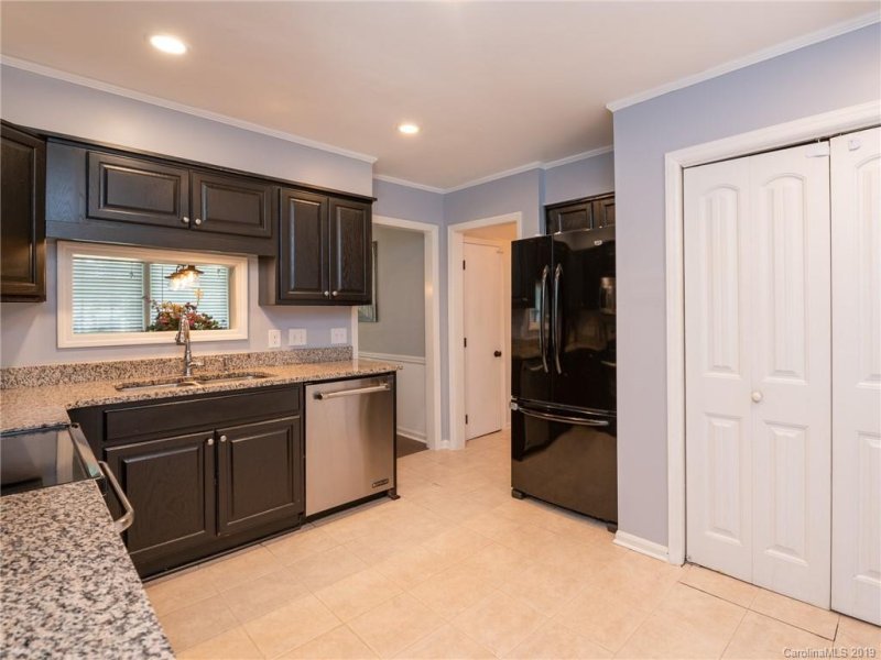 Property image 5 at 4404 Oak Lane, Charlotte, NC 28213