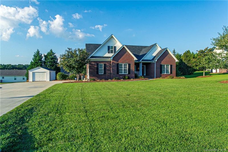 Property image 2 at 746 Hathcock Glen Drive, Oakboro, NC 28129