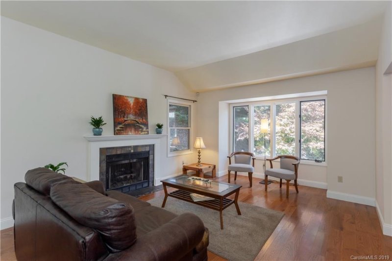 Property image 3 at 484 Heather Marie Drive, Hendersonville, NC 28792