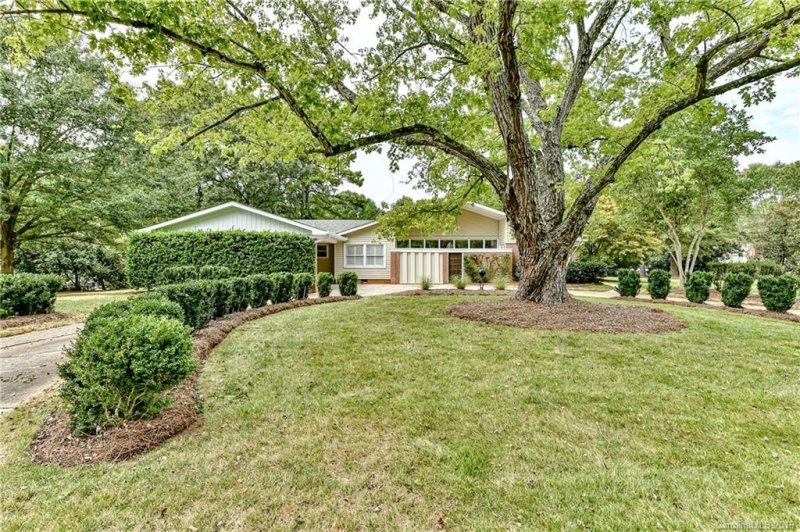 Property image 2 at 2100 Valencia Terrace, Charlotte, NC 28226