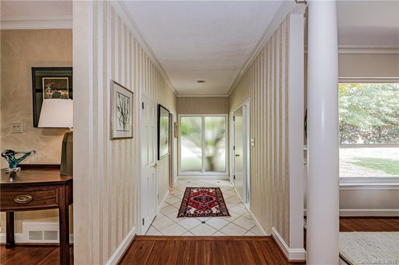 Property image 3 at 2100 Valencia Terrace, Charlotte, NC 28226