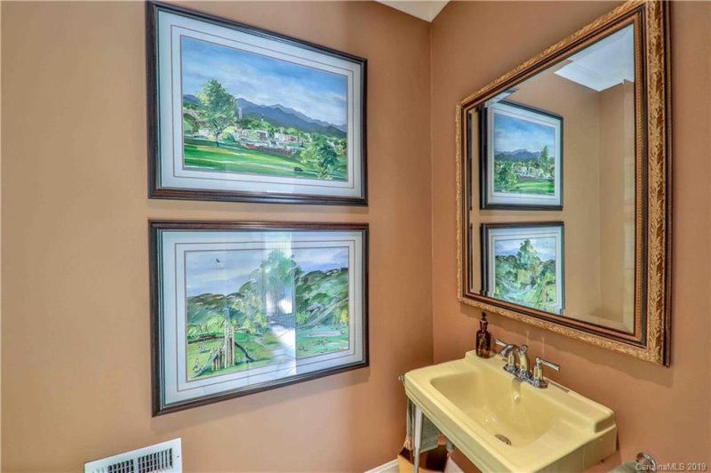 Property image 4 at 2100 Valencia Terrace, Charlotte, NC 28226