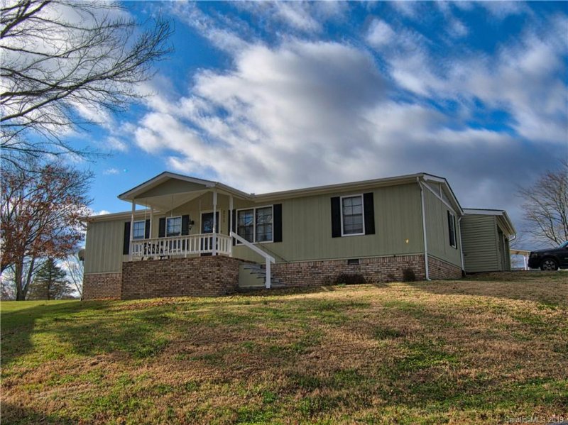 211 Cranbrook Circle