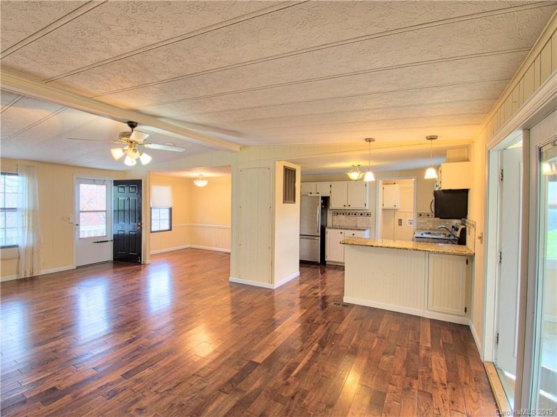 Property image 4 at 211 Cranbrook Circle, Hendersonville, NC 28792